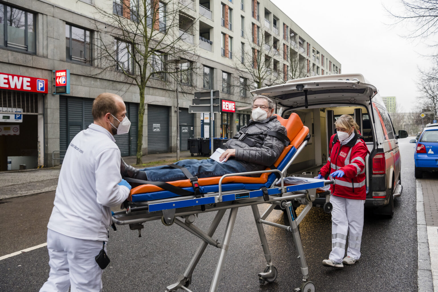 Liegend Transport nach Hause